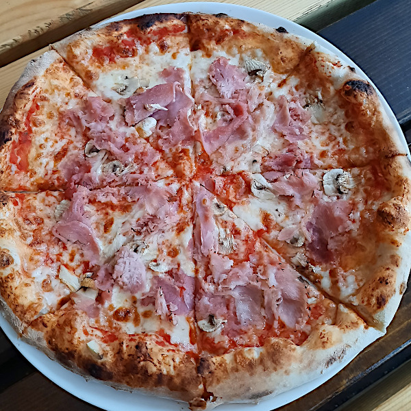 Pizza Prosciutto Funghi