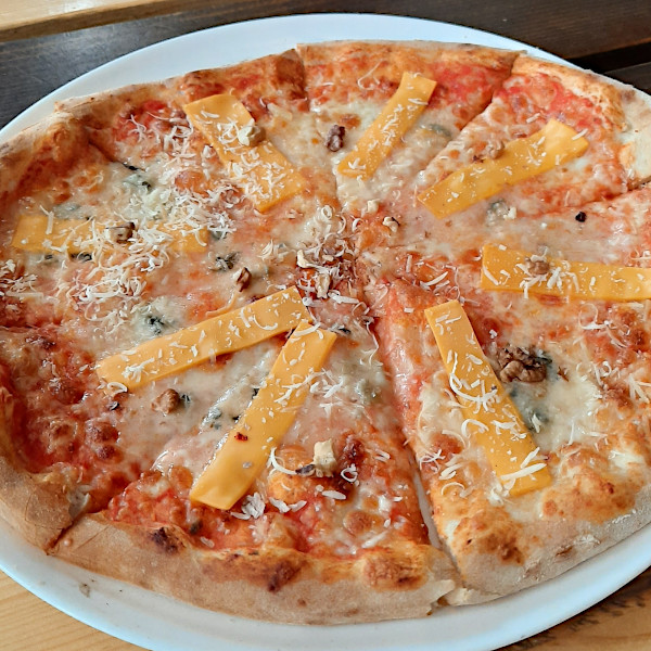 Pizza Quattro Formaggi